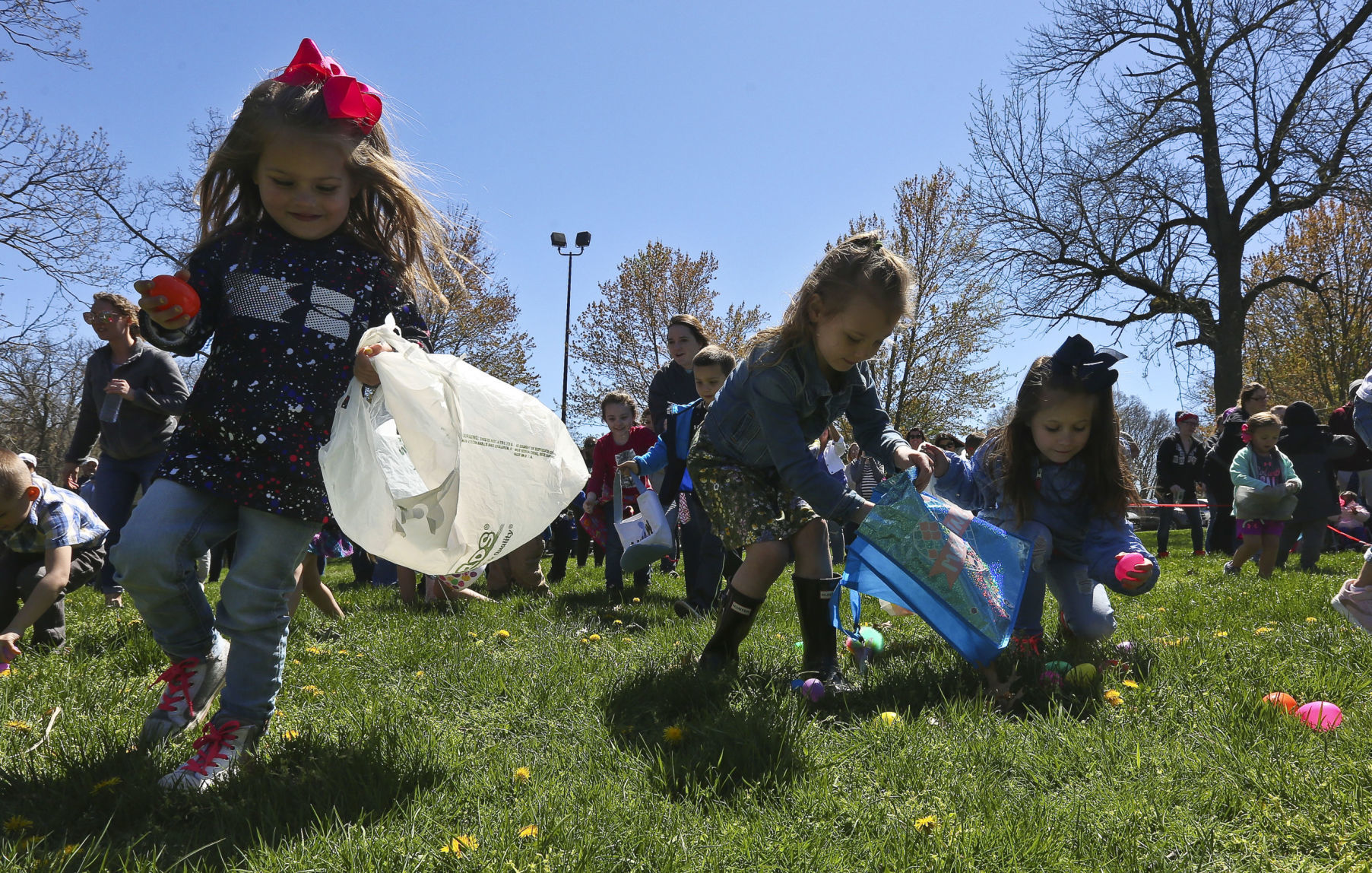 Critter_Egg_Hunt 16 4.20.19.JPG